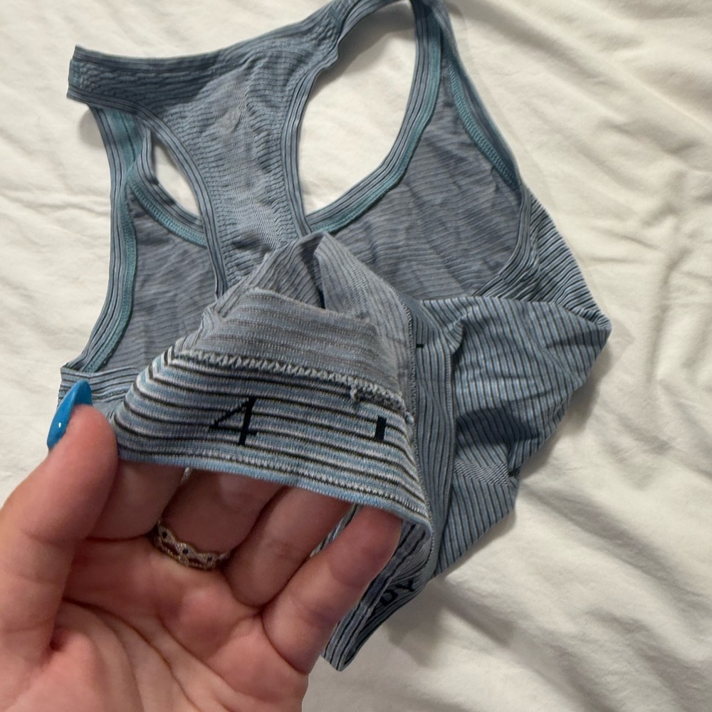 Lululemon swiftly tech tank top size 4 - Picture 3 of 3